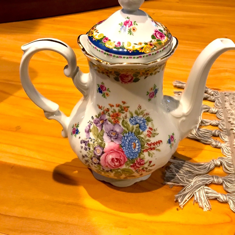Limoge tea pot